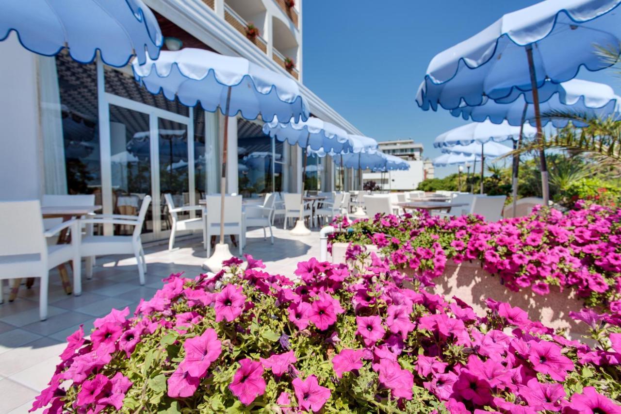 Hotel Internazionale Чезенатико Экстерьер фото