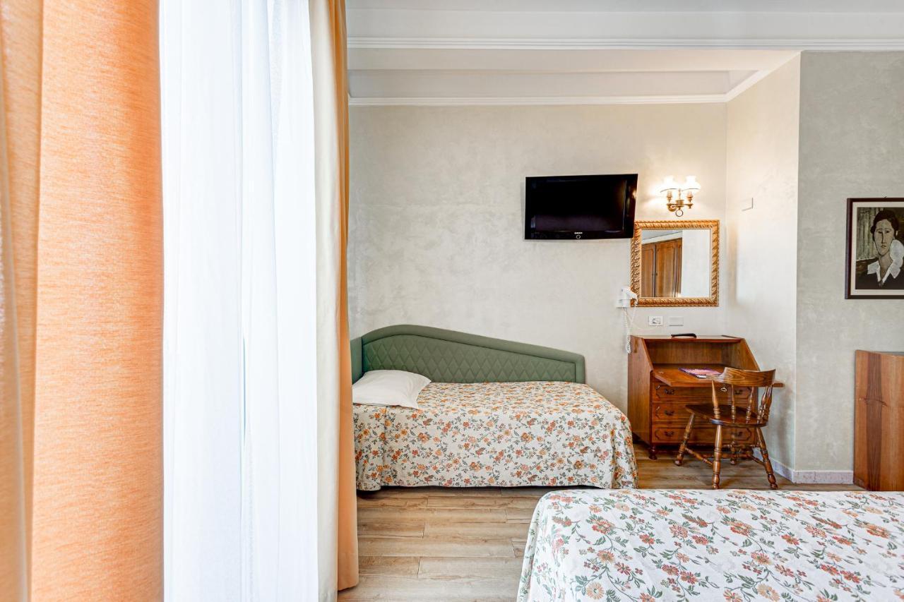 Hotel Internazionale Чезенатико Экстерьер фото