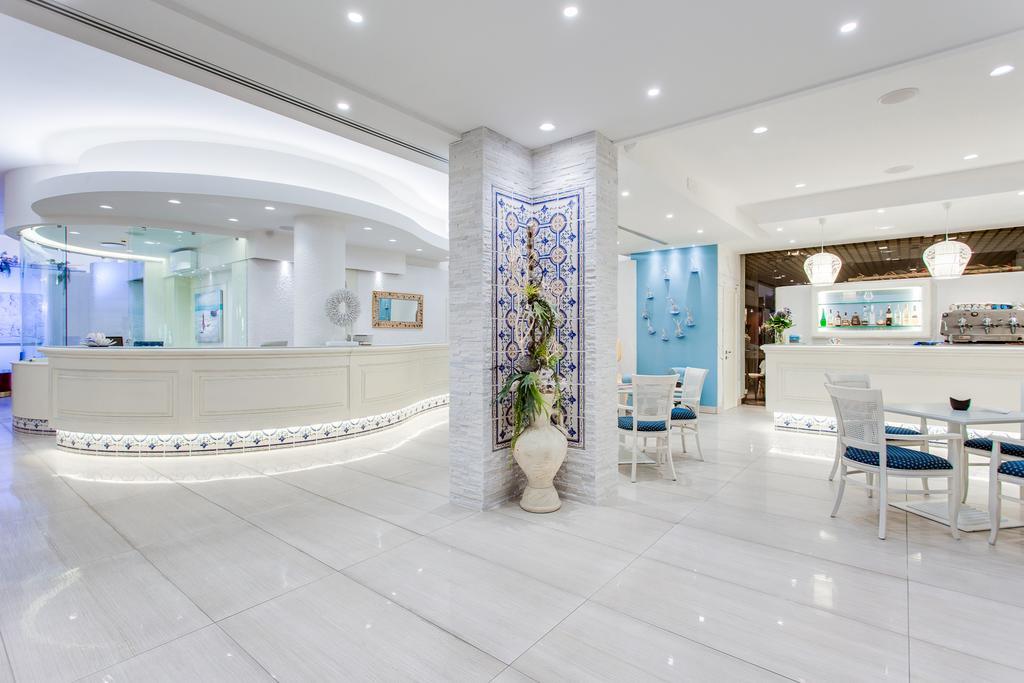 Hotel Internazionale Чезенатико Экстерьер фото
