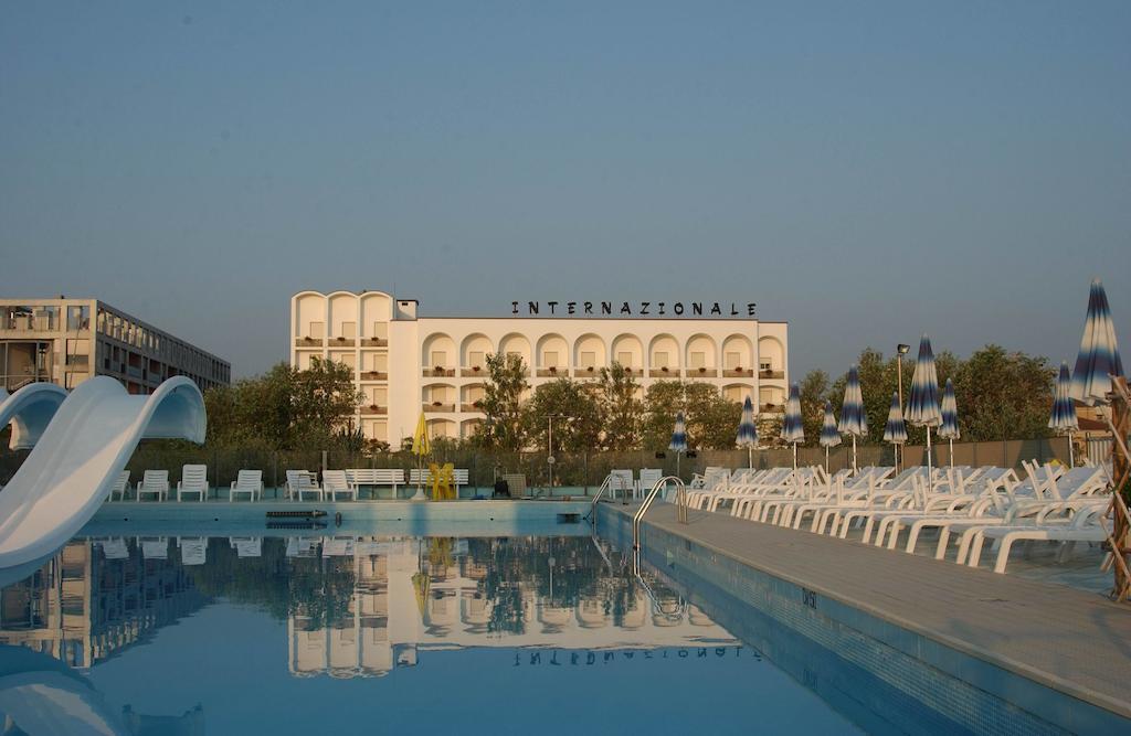 Hotel Internazionale Чезенатико Экстерьер фото