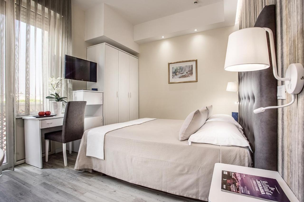 Hotel Internazionale Чезенатико Экстерьер фото