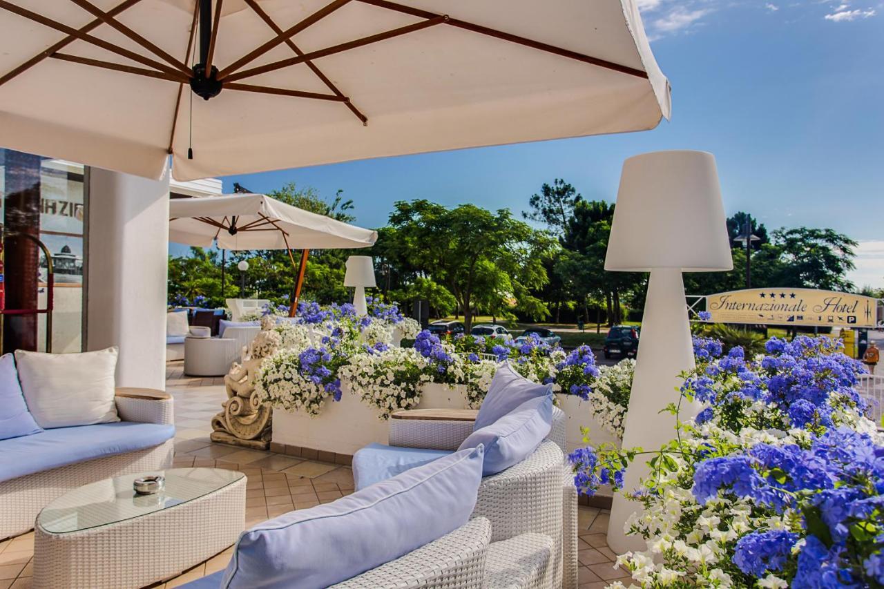 Hotel Internazionale Чезенатико Экстерьер фото